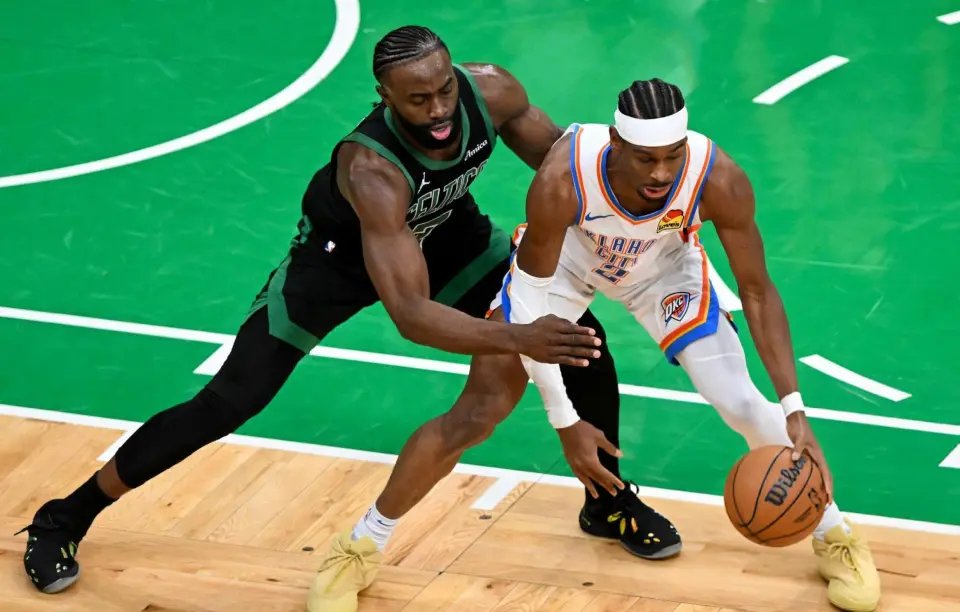 爱游戏娱乐-包含转会期NBA季后赛焦点战，波士顿凯尔特人绝杀压哨，气氛紧张，纪律约束更严格的词条